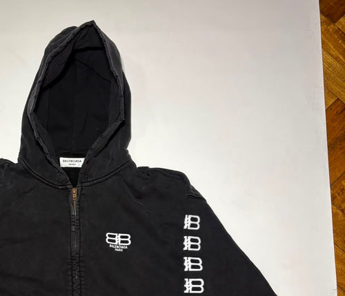 Campera Balenciaga Embroidered BB Logo Distressed